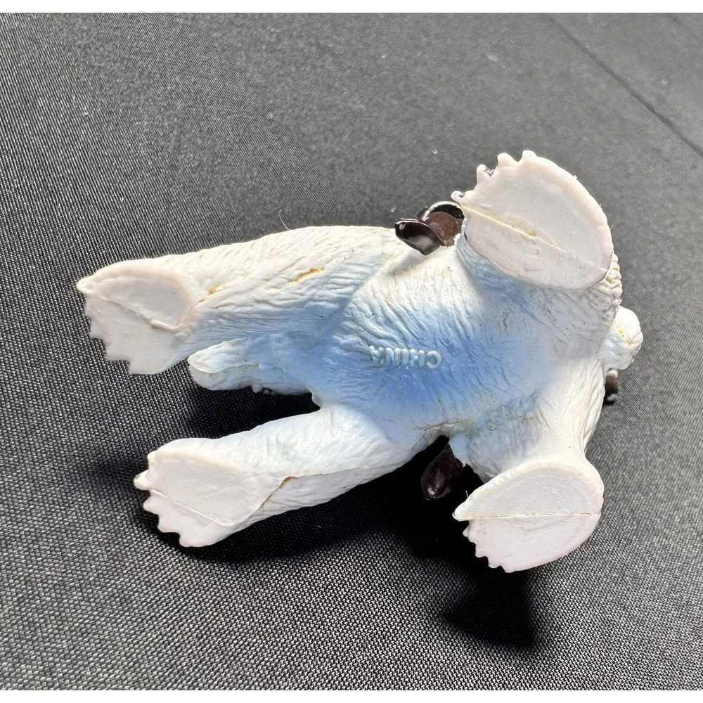 Rumple Minze Warrior Woman Riding a Polar Bear Key Chain Scarce
